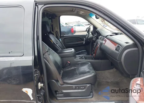 2008 Chevrolet Suburban 1500 Lt z USA, uszkodzony, nr VIN 1GNFK16368R153105